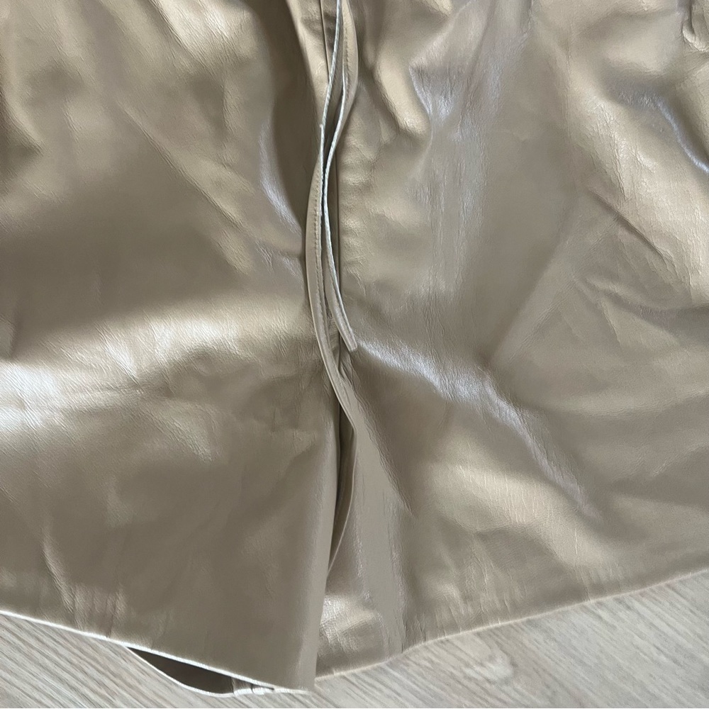 Good American Better Than Leather Shorts Pull On Warm Caramel Tan Size 5 - Picture 3 of 11